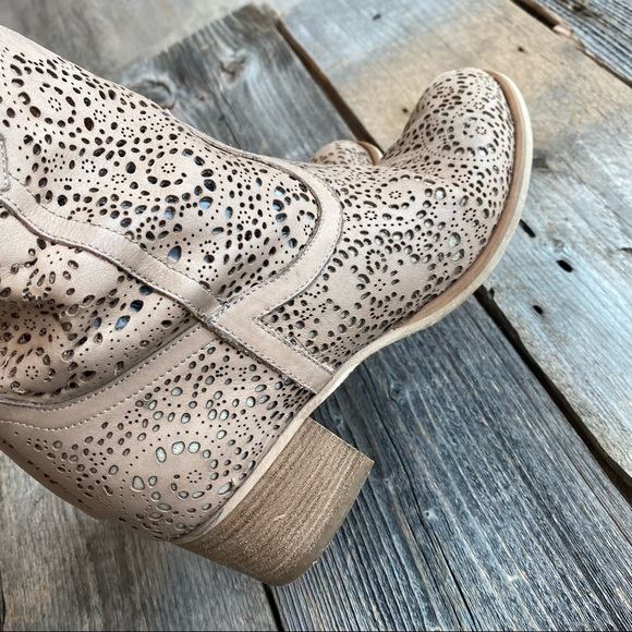 Sundance “Lovelace” Laser Cut Leather Western Booties - Picture 4 of 10